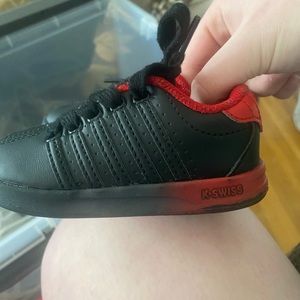 I am selling size 5.5 infant boys shoes. The brand is kswiss.